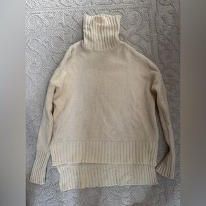 BCBG MAXAZRIA Cream Turtleneck Sweater